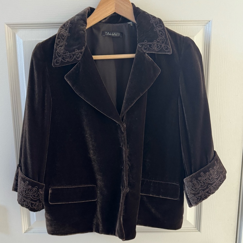 Tahari crushed velvet embroidered blazer jacket peplum silk blend vintage lined